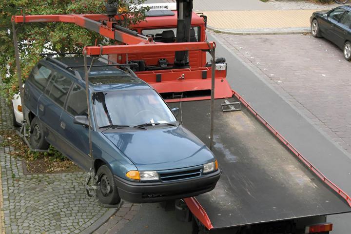 Nous travaillons avec des compagnies d’assurances automobiles.