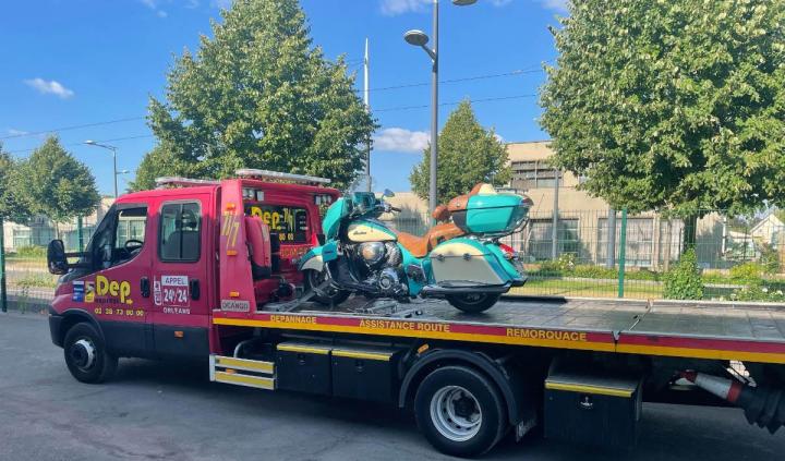 Nous sommes équipés de matériel pour remorquer votre moto.